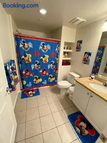 Disney lovely Free Parking loft - Image 5