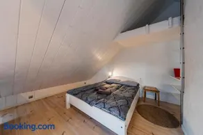 Apple 9 Apartment - Image 2