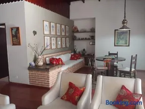 LINDA E CONFORTAVEL CASA COM PISCINA NO GUARUJA - Image 2