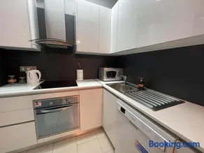 Amazing 2-bedroom apartment with pool!! - Image 5