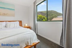 Mount Coolum views cosy escape, sleeps 4 - Image 5