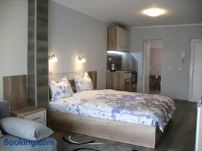 Leon Rent Studio 8 - Image 3