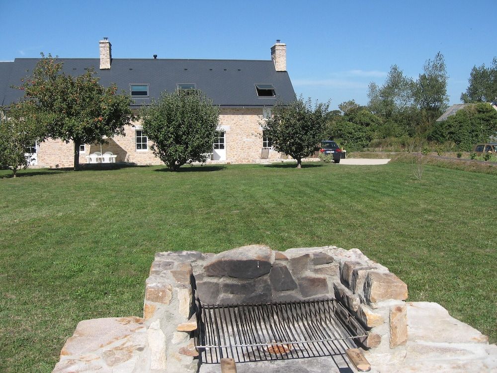 Gite Andrée, 800m de la plage à Pirou, jardin, terrasse, wifi, poêle à bois