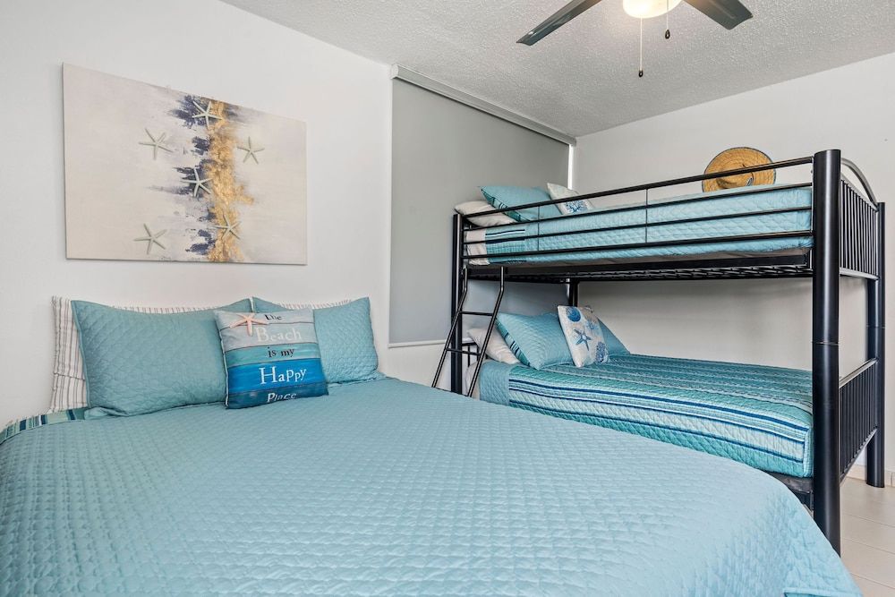 Ocean-Front, Family-Friendly Condo in Playa Azul, Luquillo. Sleeps up to 8! photo 5