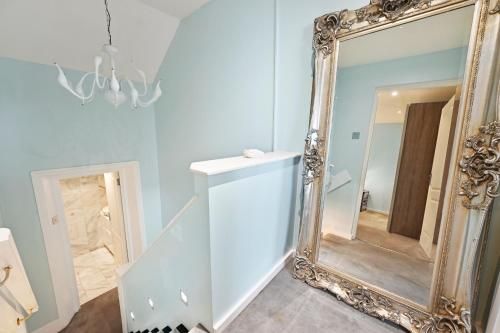 Hampstead Opulence Apartment – Luxurious Split Level Property photo 8