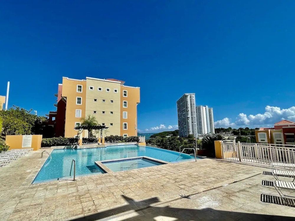 Caribbean Condo with Marina, Pool & Ocean View! 3 minutes from Seven Seas Beach. photo 7