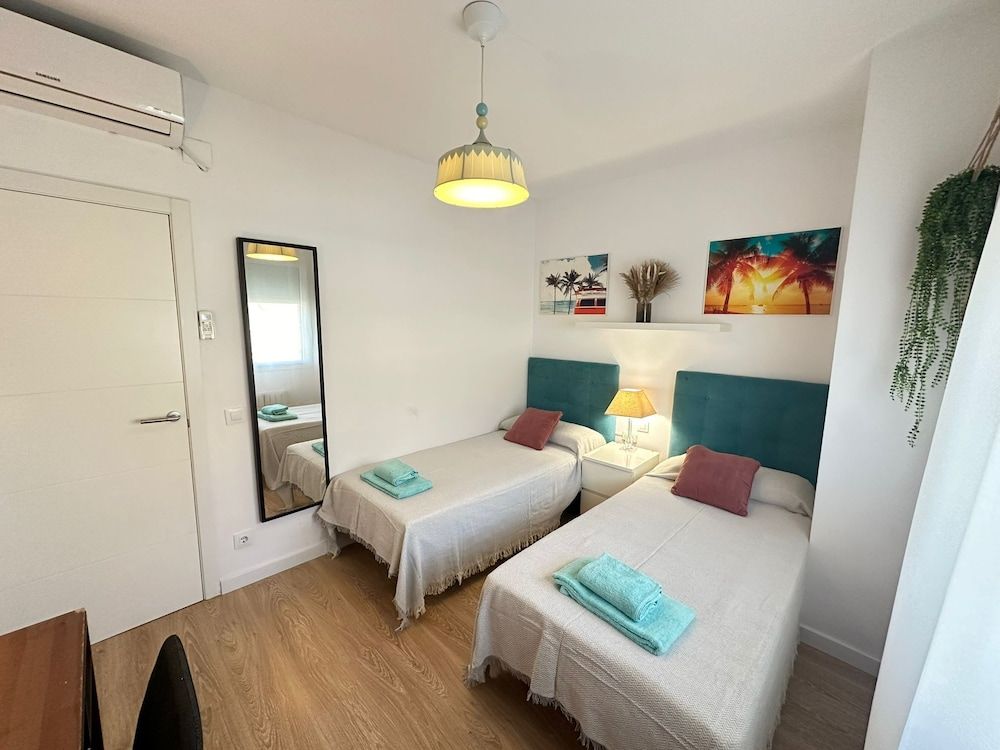 Spacious double room with balcony photo 2