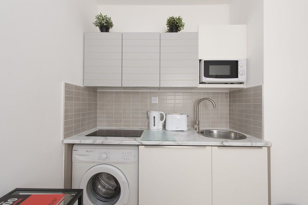 Studio Apartment in the heart of East London photo 7