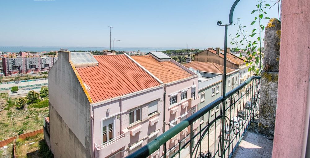Lisbon Guesthouse – Budget Double Room photo 4