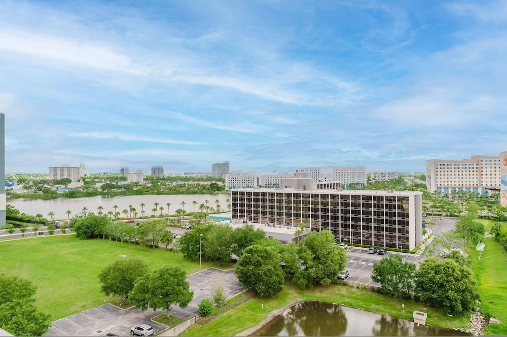 The Point Hotel & Suites Orlando