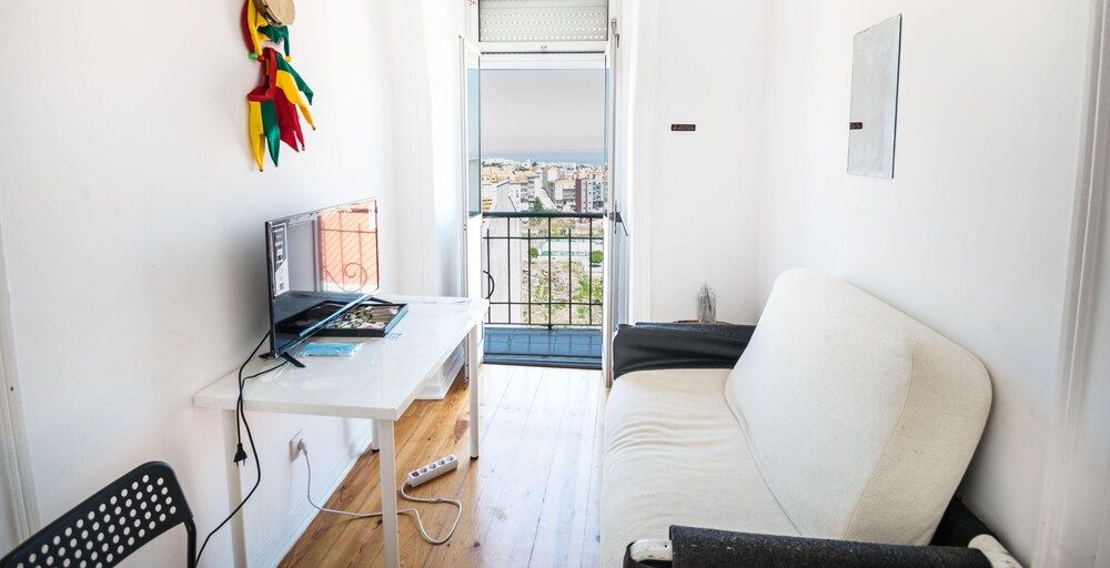 Lisbon Guesthouse – Budget Double Room photo 6
